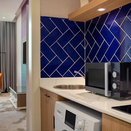 La Quinta By Wyndham Abu Dhabi Al Wahda Hotel Bagian luar foto
