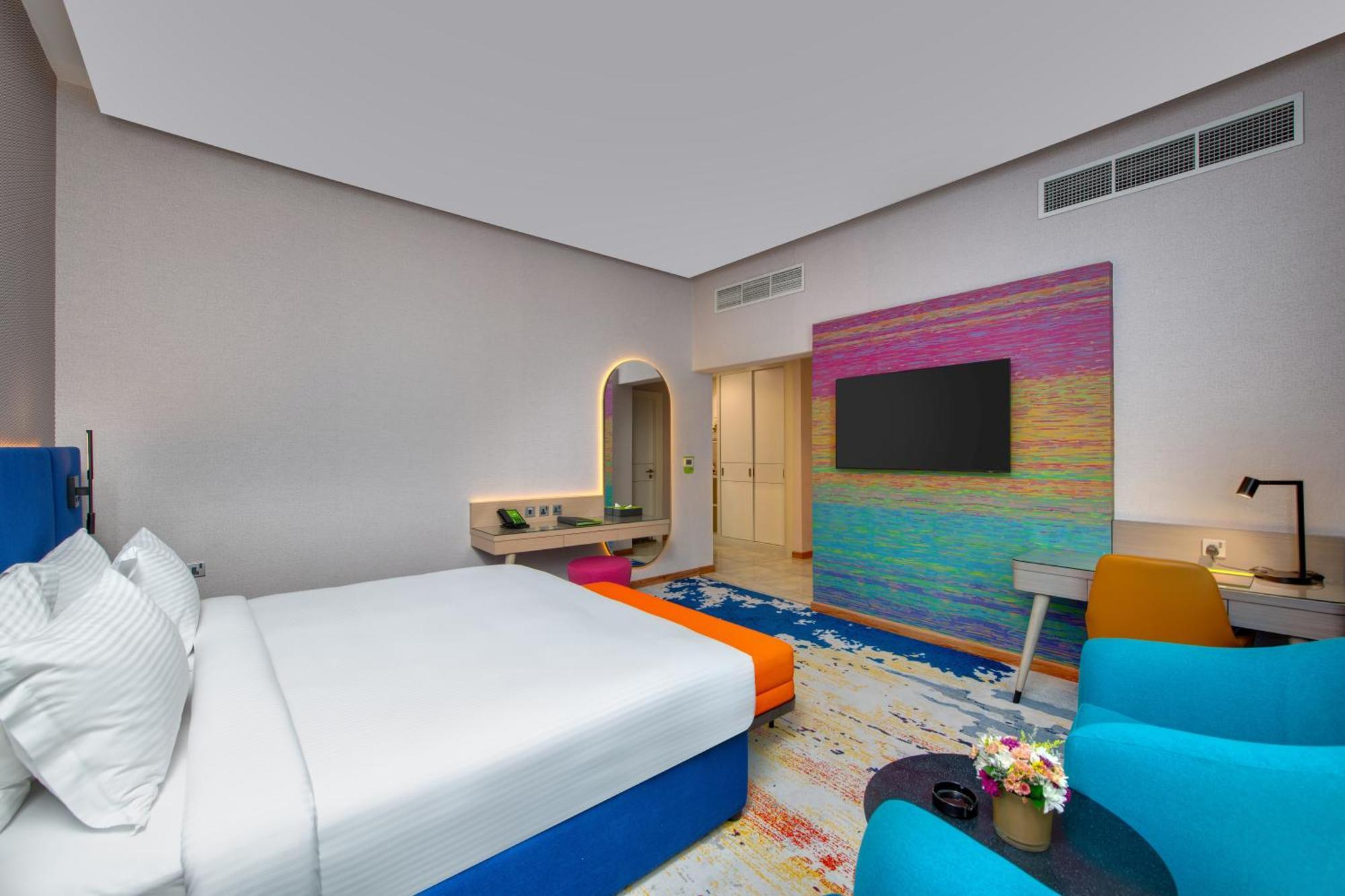 La Quinta By Wyndham Abu Dhabi Al Wahda Hotel Bagian luar foto