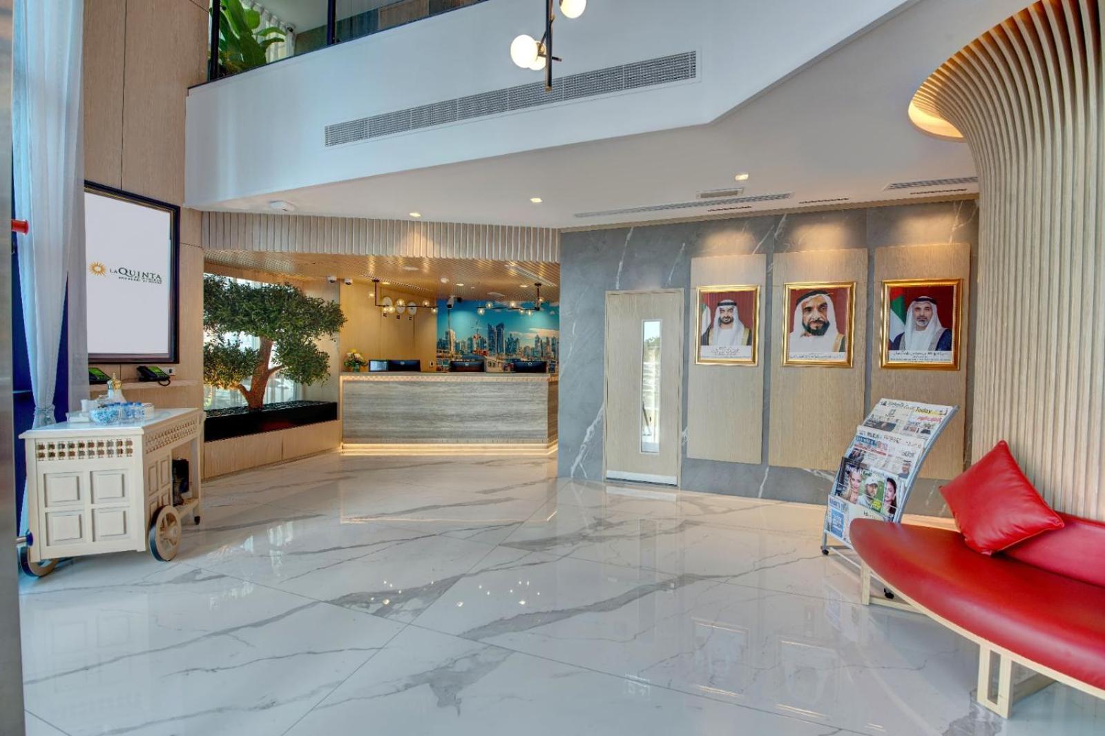 La Quinta By Wyndham Abu Dhabi Al Wahda Hotel Bagian luar foto