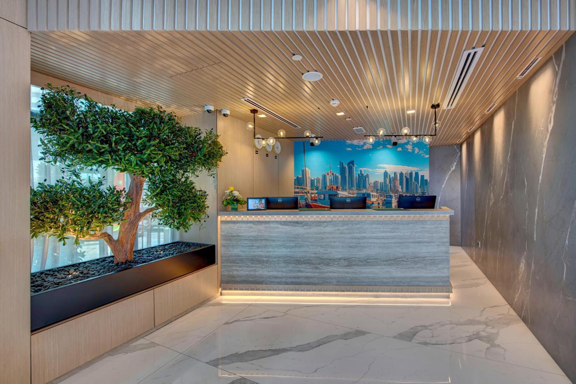 La Quinta By Wyndham Abu Dhabi Al Wahda Hotel Bagian luar foto