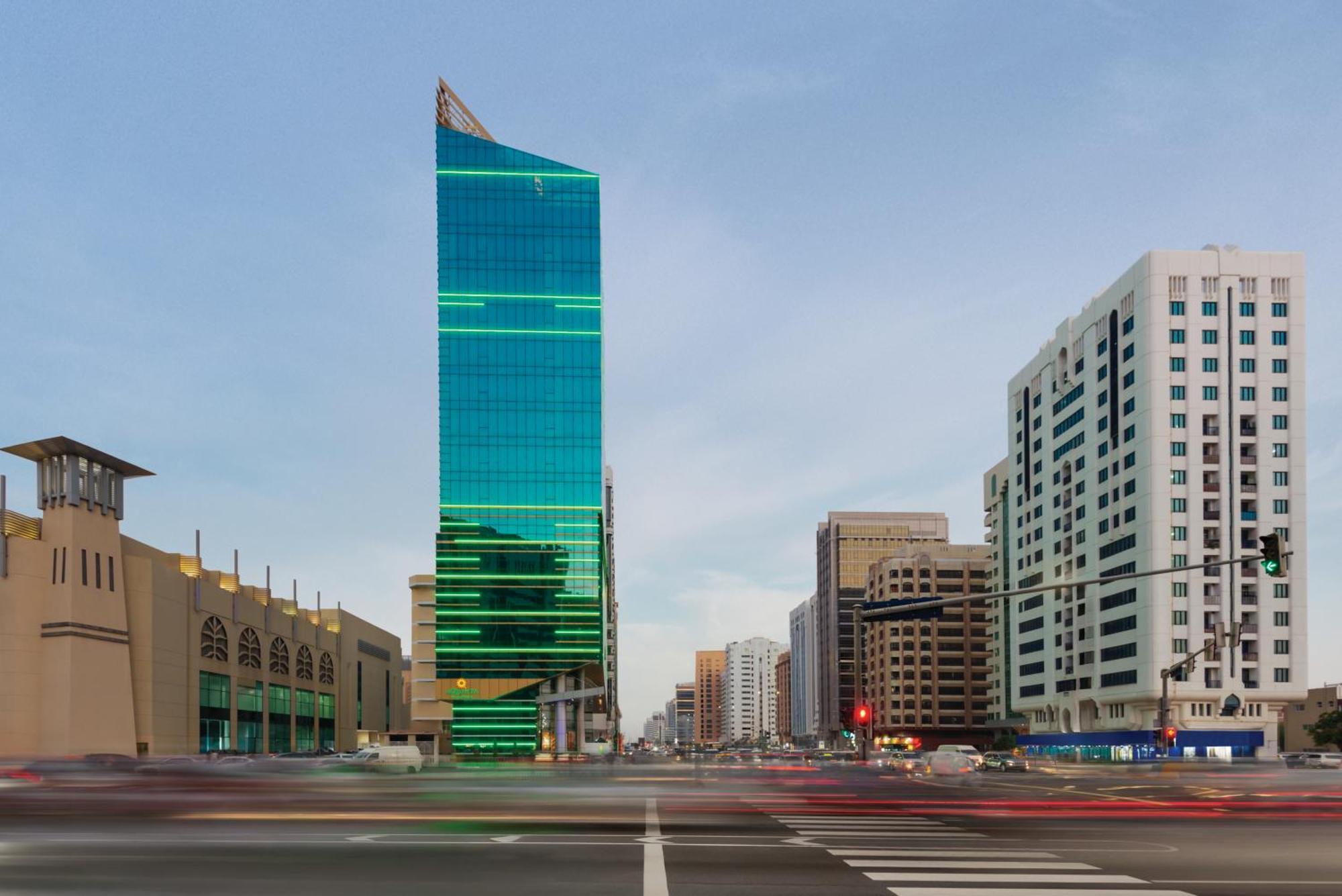 La Quinta By Wyndham Abu Dhabi Al Wahda Hotel Bagian luar foto