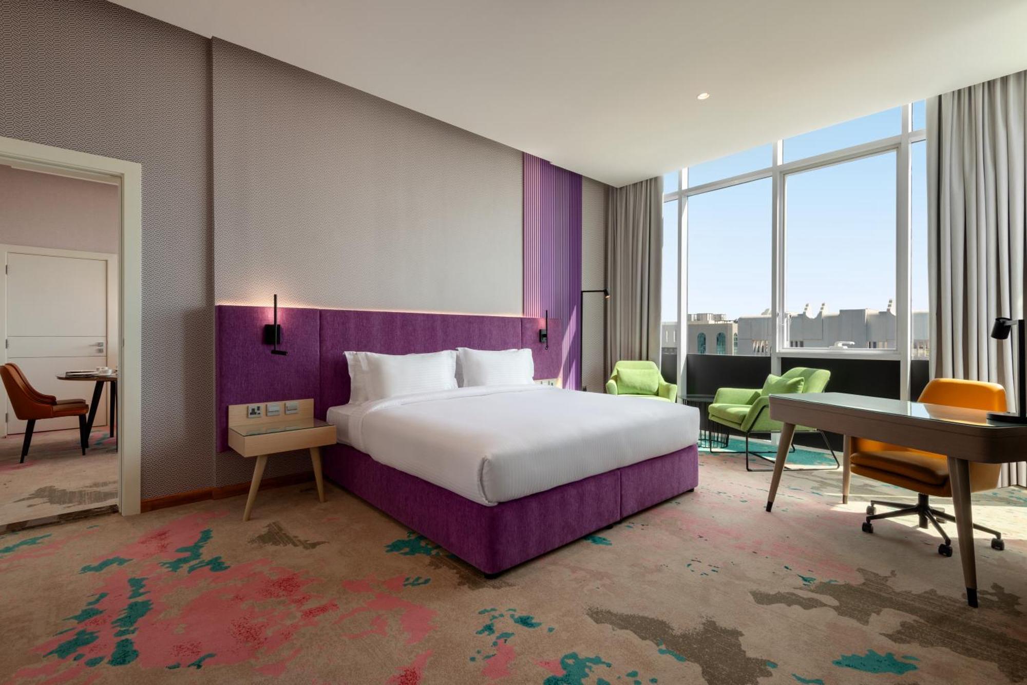 La Quinta By Wyndham Abu Dhabi Al Wahda Hotel Bagian luar foto
