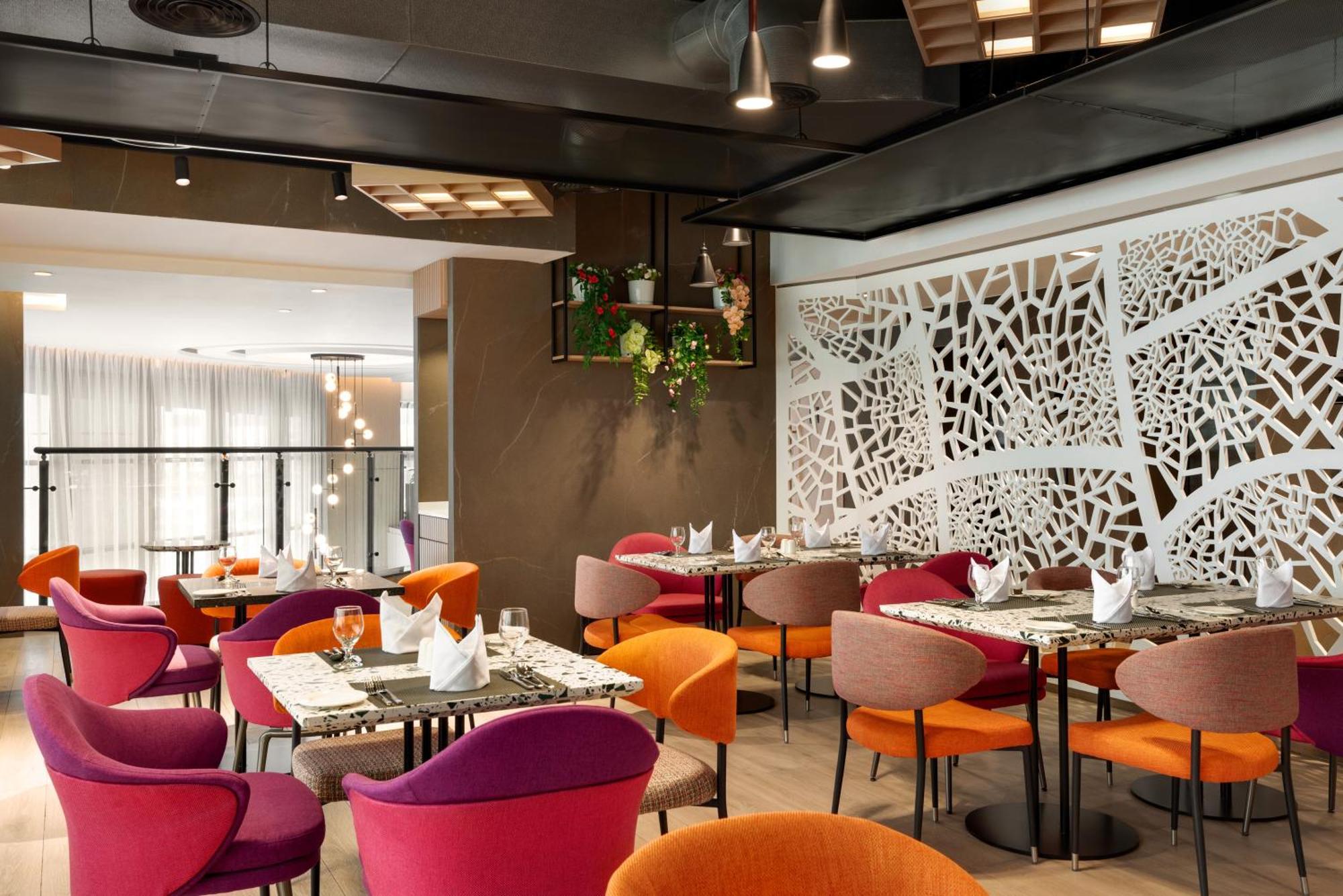 La Quinta By Wyndham Abu Dhabi Al Wahda Hotel Bagian luar foto