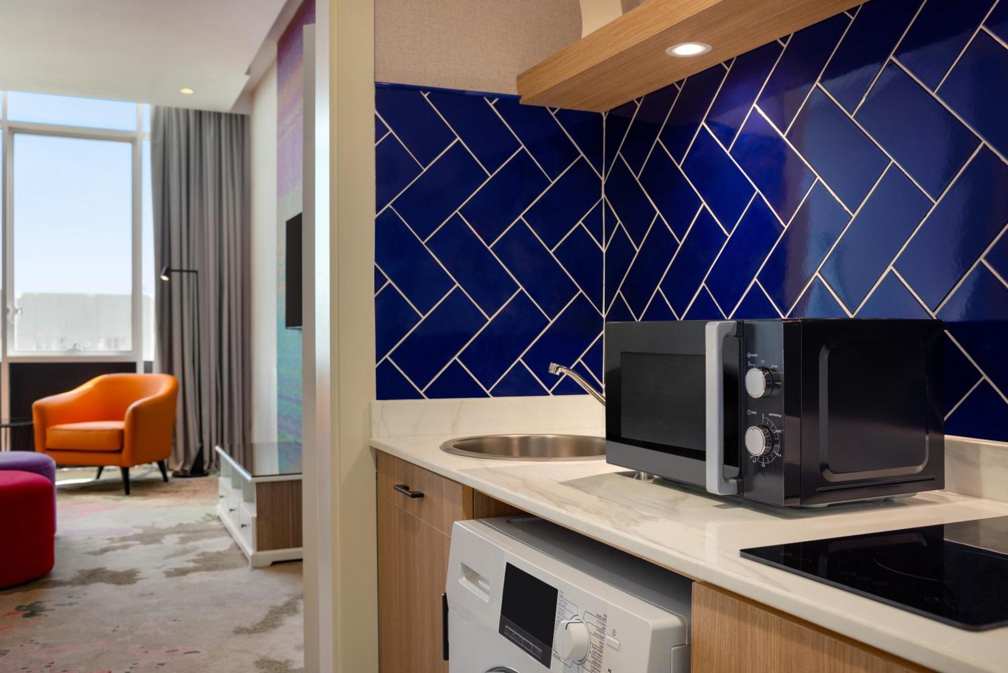 La Quinta By Wyndham Abu Dhabi Al Wahda Hotel Bagian luar foto